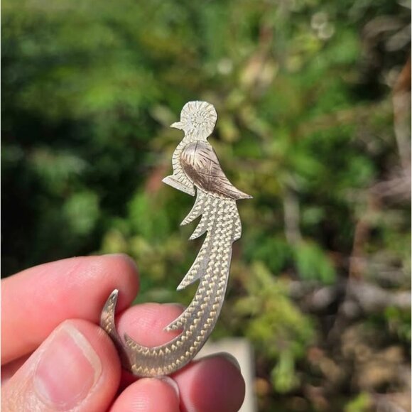 Vintage Guatemala 900 Silver Quetzal Bird Brooch Two Tone with 10k Gold Accent - Picture 3 of 10